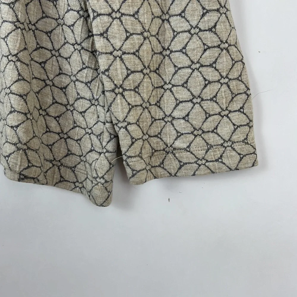 J. JILL long sleeve floral design top tan and gray M - Picture 4 of 10